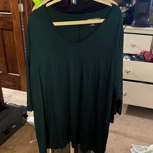 🏷️CLEARANCE🏷️ Woman Within Deep Green Long Sleeve V-Neck Top
